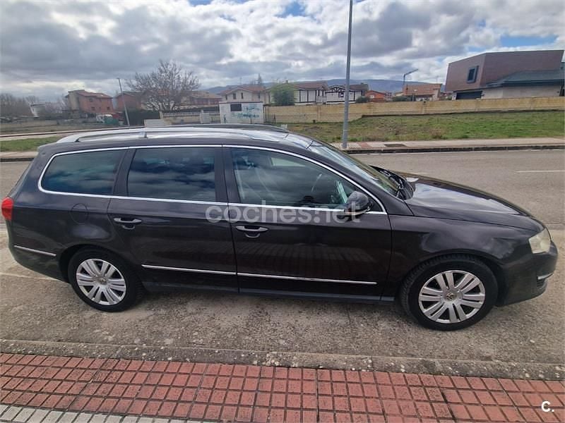 Usado VW Passat Highline 140 CV (102 kW) 2006 Negro Familiar