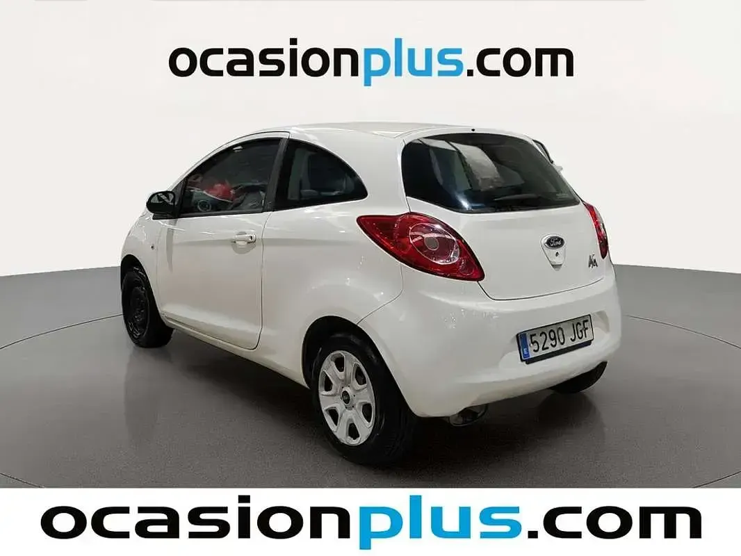 Usado Ford Ka Trend+ 69 CV (50 kW) 2015 Blanco Utilitario
