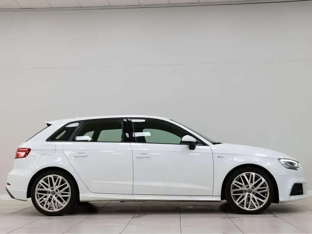Usado Audi A3 Sportback Premium 150 CV (110 kW) 2018 Blanco Utilitario
