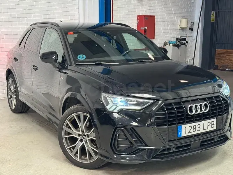 Usado Audi Q3 Ambiente 150 CV (110 kW) 2021 Negro SUV