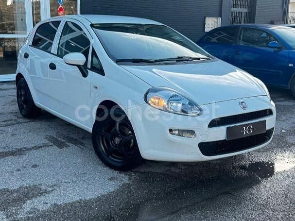 Usado Fiat Punto 69 CV (50 kW) 2018 Blanco Berlina