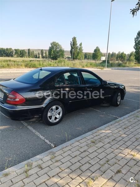 Negro Usado 2006 Mercedes E320 Avantgarde Berlina | 6500 € (Precio justo) - Imagen 1/4
