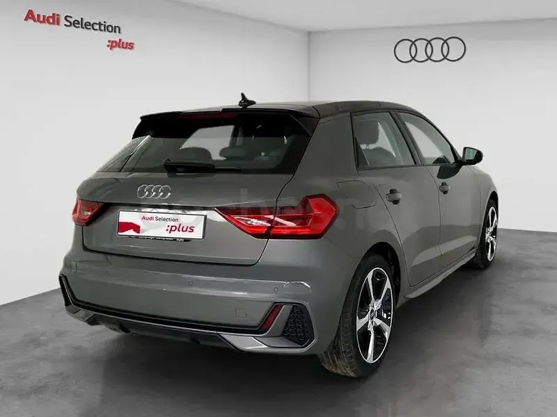 Usado Audi A1 Sportback 150 CV (110 kW) 2026 Gris / plata Utilitario