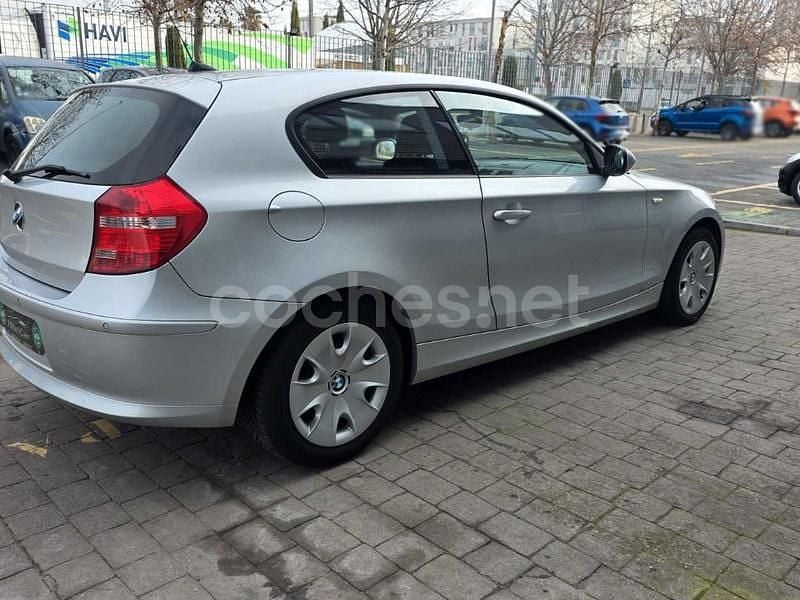 Usado BMW 116 Sport Line 122 CV (89 kW) 2012 Gris / plata Utilitario