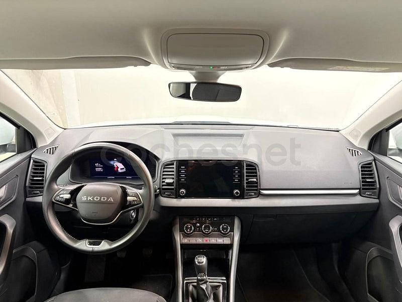 Usado Skoda Karoq Selection 150 CV (110 kW) 2025 Blanco SUV