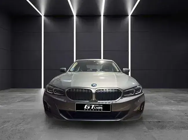 Usado BMW 320e 204 CV (150 kW) 2024 Gris / plata Berlina