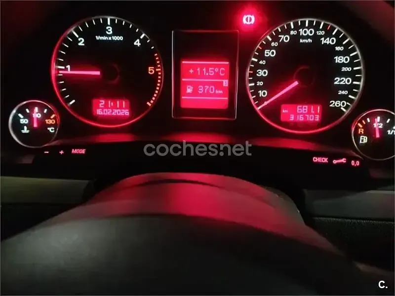 Usado Audi A4 140 CV (102 kW) 2006 Azul Berlina