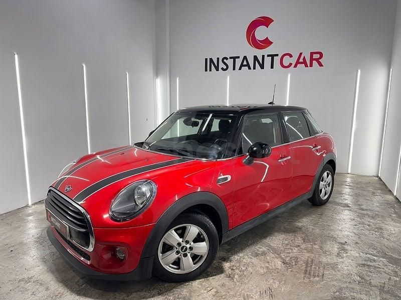 Usado Mini ONE 102 CV (75 kW) 2019 Rojo Utilitario