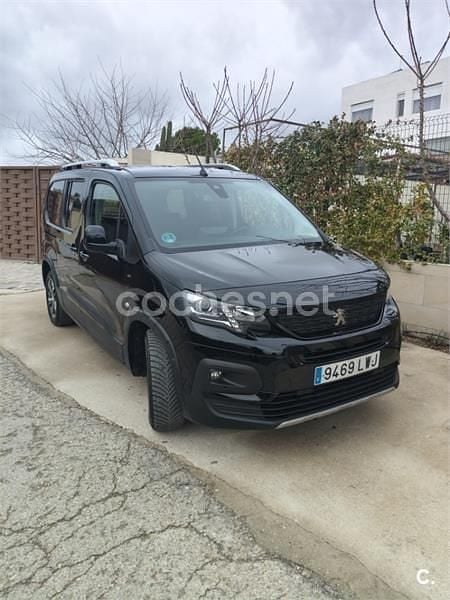 Usado Peugeot Rifter GT 130 CV (95 kW) 2022 Negro Monovolumen