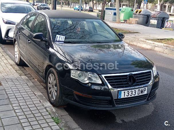 Usado VW Passat Highline 140 CV (102 kW) 2005 Negro Berlina