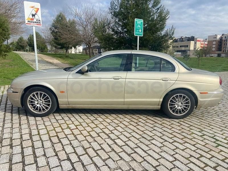 Usado Jaguar S-Type Executive 207 CV (152 kW) 2006 Beige Berlina