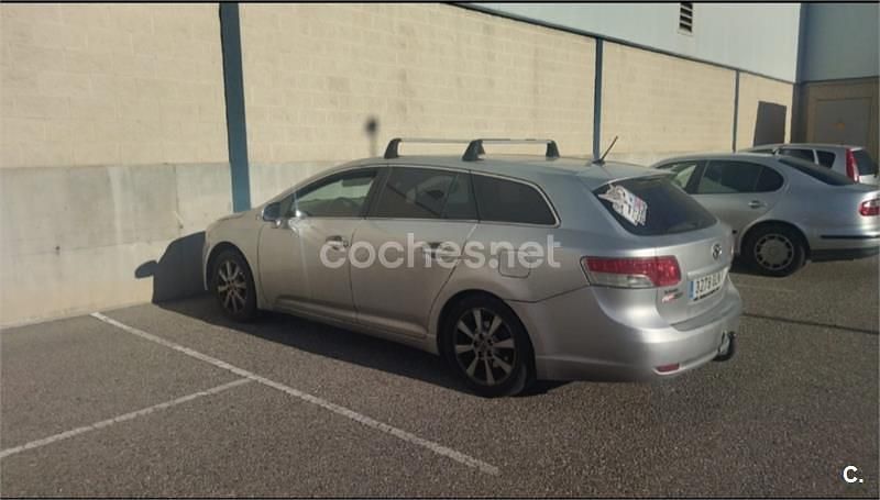 Usado Toyota Avensis Active 150 CV (110 kW) 2009 Gris / plata Familiar
