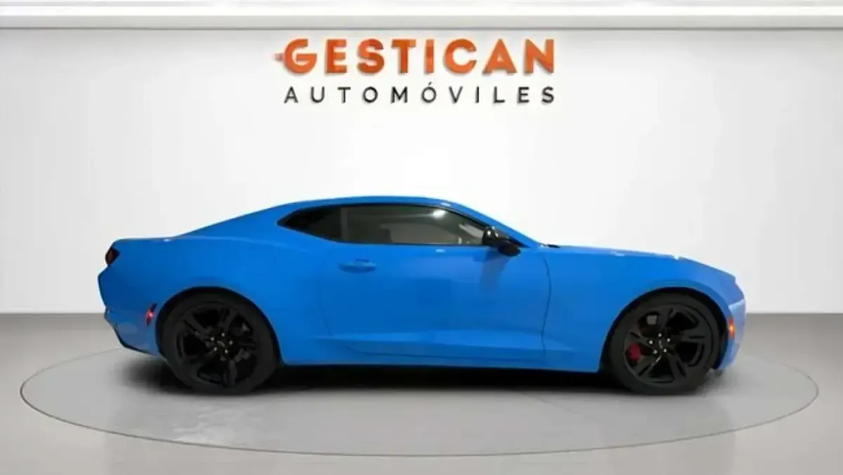 Usado Chevrolet Camaro 335 CV (246 kW) 2018 Azul Coupe