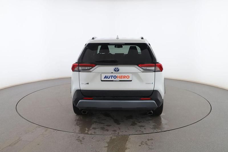 Usado Toyota RAV4 Hybrid Advance 222 CV (163 kW) 2019 Blanco SUV