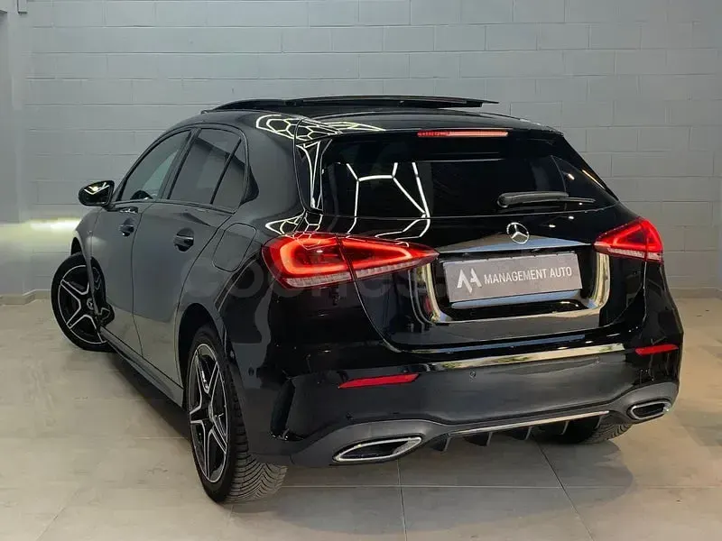 Usado Mercedes A250 218 CV (160 kW) 2021 Negro Berlina