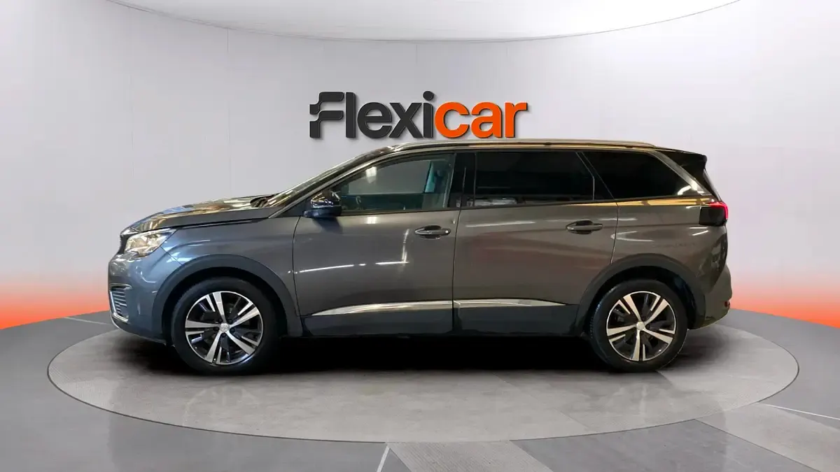 Usado Peugeot 5008 Allure 131 CV (96 kW) 2018 Gris SUV