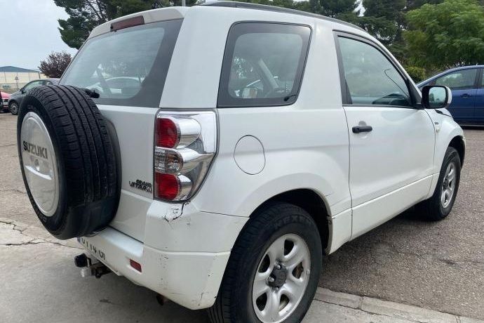 Usado Suzuki Grand Vitara 129 CV (94 kW) 2009 Blanco SUV
