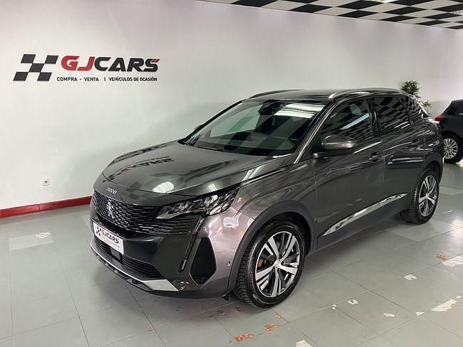 Usado Peugeot 3008 Allure 130 CV (95 kW) 2020 Gris / plata SUV