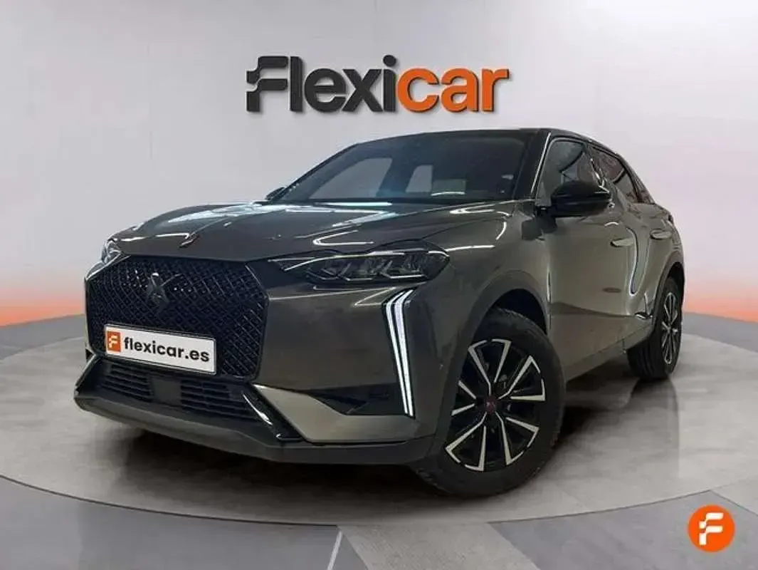Usado DS Automobiles DS3 Crossback Performance 131 CV (96 kW) 2023 Gris SUV
