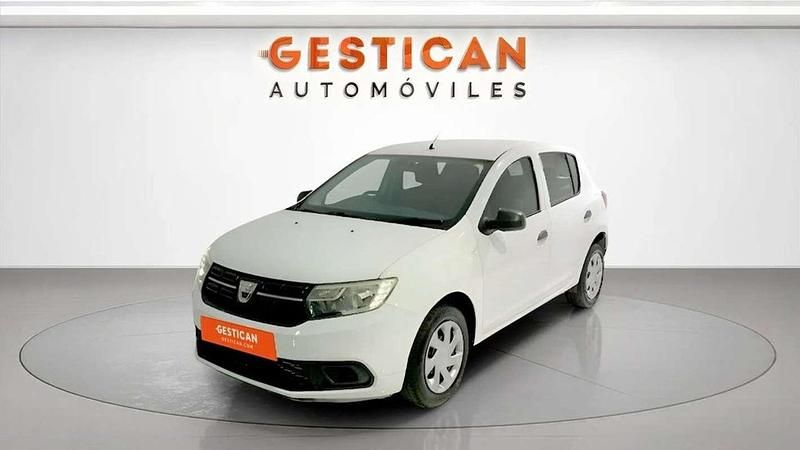 Usado Dacia Sandero Acces 75 CV (55 kW) 2019 Blanco Utilitario