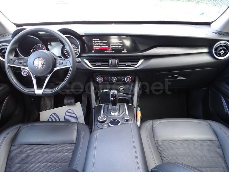 Usado Alfa Romeo Stelvio Executive 201 CV (147 kW) 2018 Gris SUV