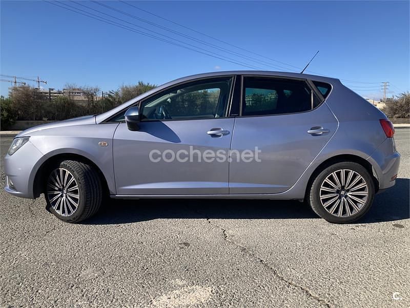 Usado Seat Ibiza CONNECT 110 CV (80 kW) 2016 Gris / plata Berlina