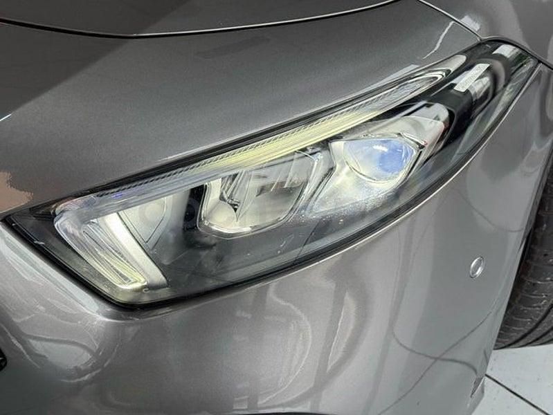 Usado Mercedes A180 116 CV (85 kW) 2020 Gris / plata Berlina