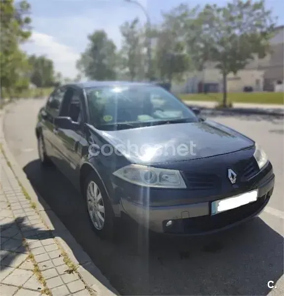 Usado Renault Mégane Dynamique 130 CV (95 kW) 2007 Negro Berlina