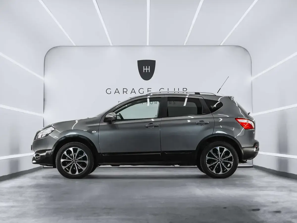 Usado Nissan Qashqai Tekna 140 CV (102 kW) 2011 Gris / plata SUV