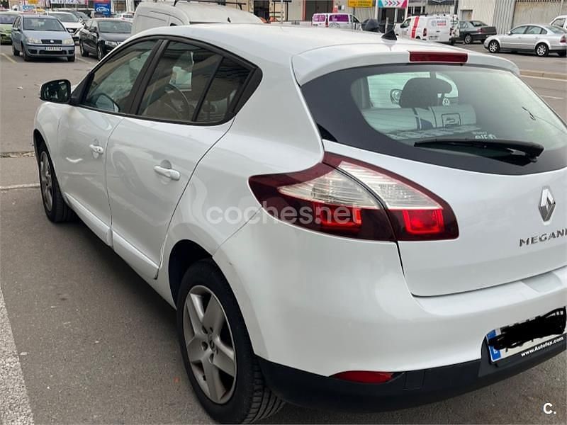 Usado Renault Mégane Business 95 CV (69 kW) 2015 Blanco Berlina