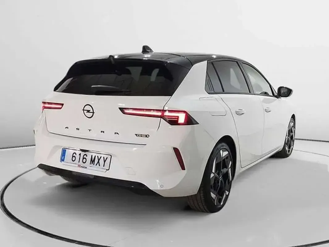 Usado Opel Astra GSe 224 CV (164 kW) 2025 Blanco Utilitario