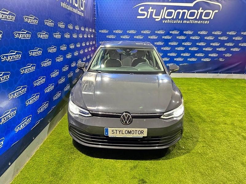 Usado VW Golf VIII 115 CV (84 kW) 2022 Gris / plata Berlina