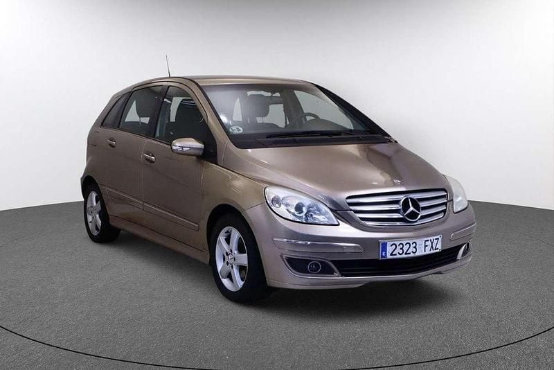 Usado Mercedes B180 109 CV (80 kW) 2008 Blanco Monovolumen