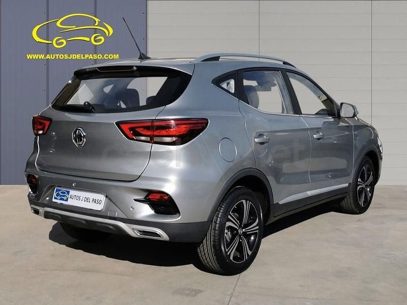 Usado MG ZS Comfort 106 CV (77 kW) 2022 Gris / plata SUV