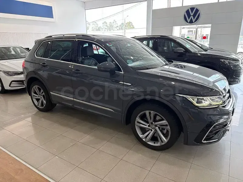 Usado VW Tiguan R-line 200 CV (147 kW) 2021 Gris / plata SUV