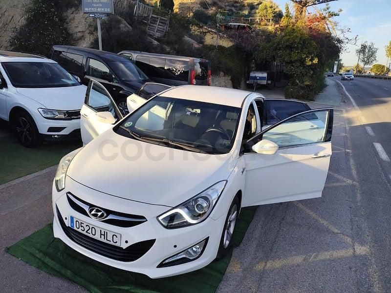 Usado Hyundai i40 Style 136 CV (100 kW) 2012 Blanco Berlina
