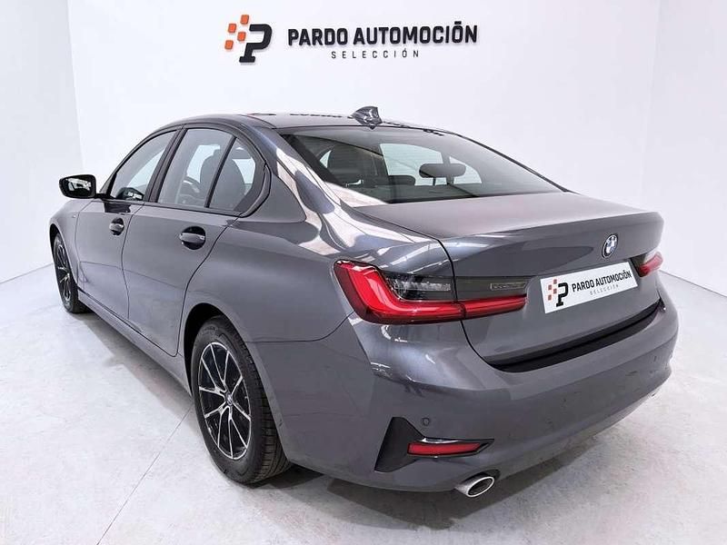 Usado BMW 318 150 HP (110 kW) 2020 Cinzento Sedan