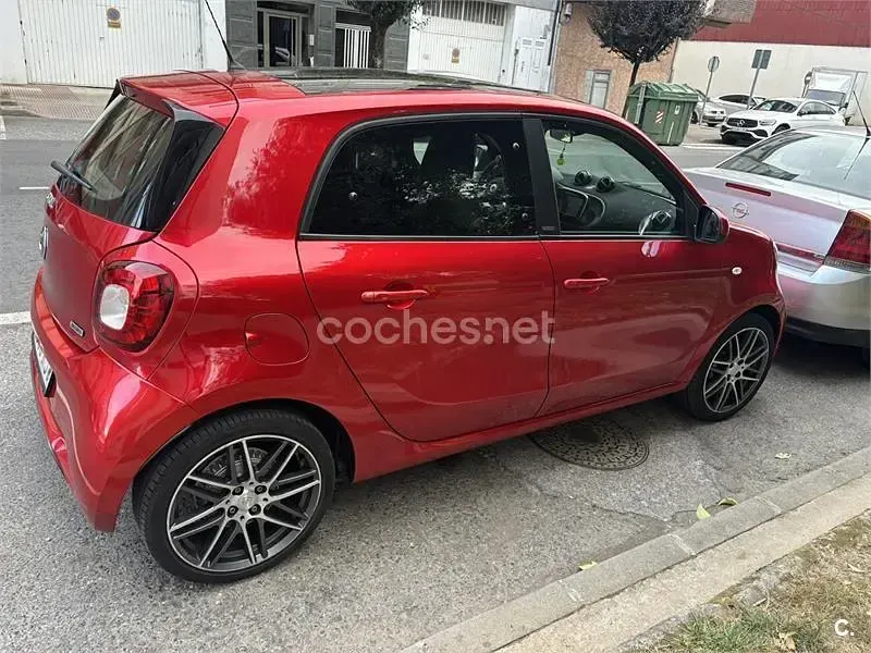 Usado Smart ForFour Brabus 109 CV (80 kW) 2017 Rojo Utilitario