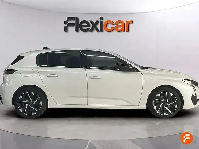 Usado Peugeot 308 Allure 130 CV (95 kW) 2021 Blanco Berlina