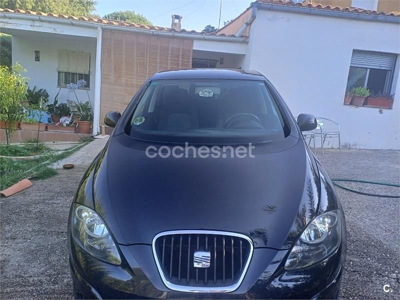 Usado Seat Altea Reference 105 CV (77 kW) 2010 Negro Monovolumen