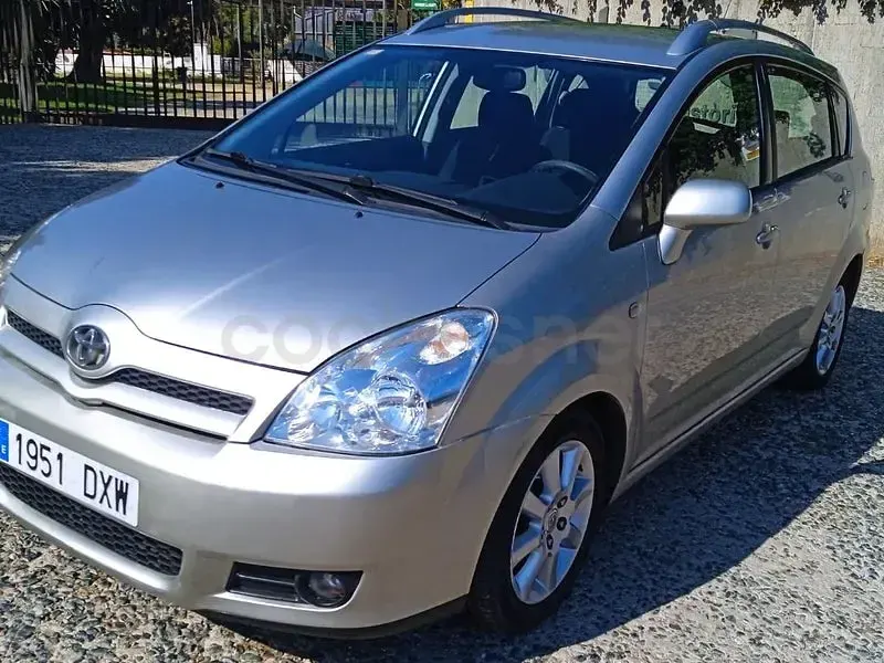 Usado Toyota Corolla Verso Sol 136 CV (100 kW) 2006 Gris / plata Monovolumen