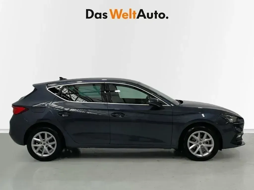 Usado Seat Leon Style 116 CV (85 kW) 2025 Gris Berlina