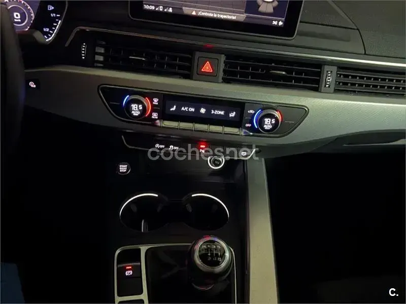 Usado Audi A4 S-Line 150 CV (110 kW) 2018 Gris / plata Familiar