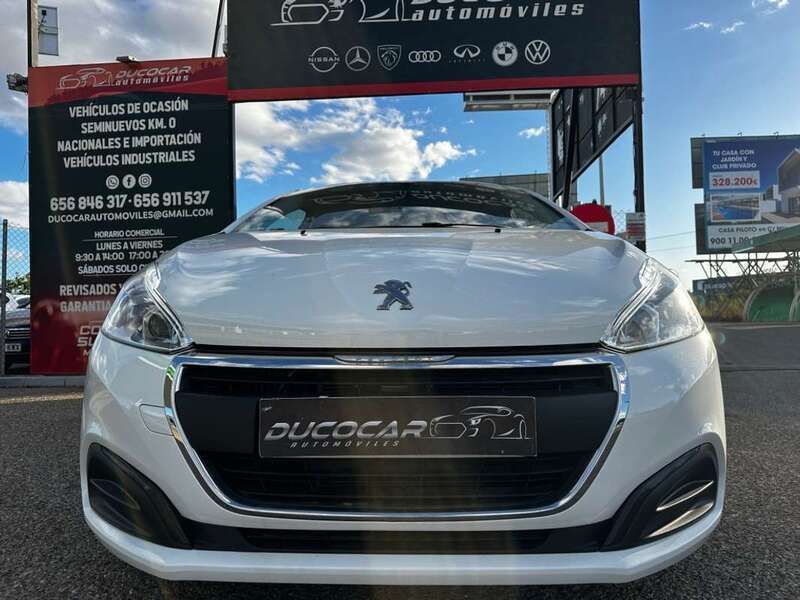 Usado Peugeot 208 Active 102 CV (75 kW) 2020 Blanco Utilitario