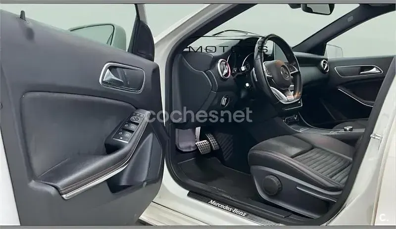 Usado Mercedes A200 AMG line 136 CV (100 kW) 2016 Blanco Berlina