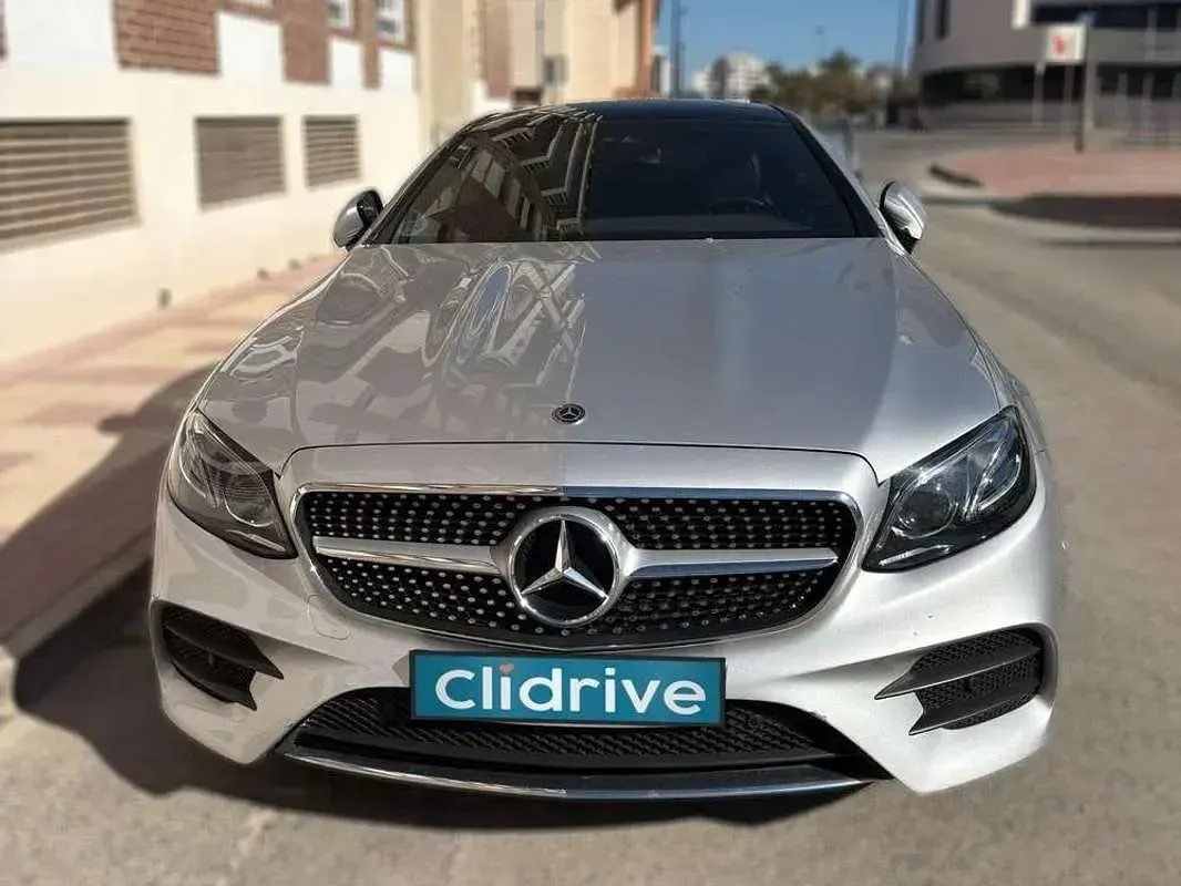Usado Mercedes E220 194 CV (142 kW) 2018 Gris Coupe