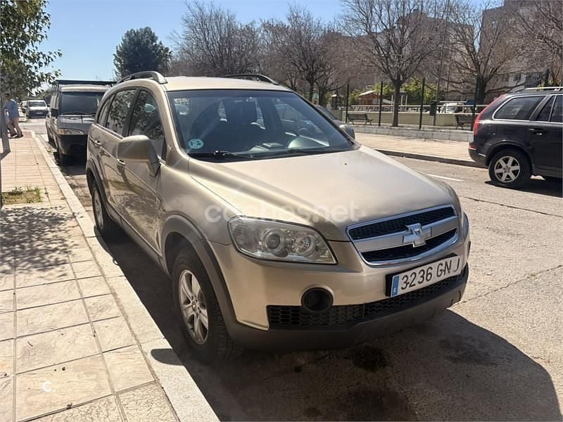 Usado Chevrolet Captiva LS 136 CV (100 kW) 2009 Beige SUV