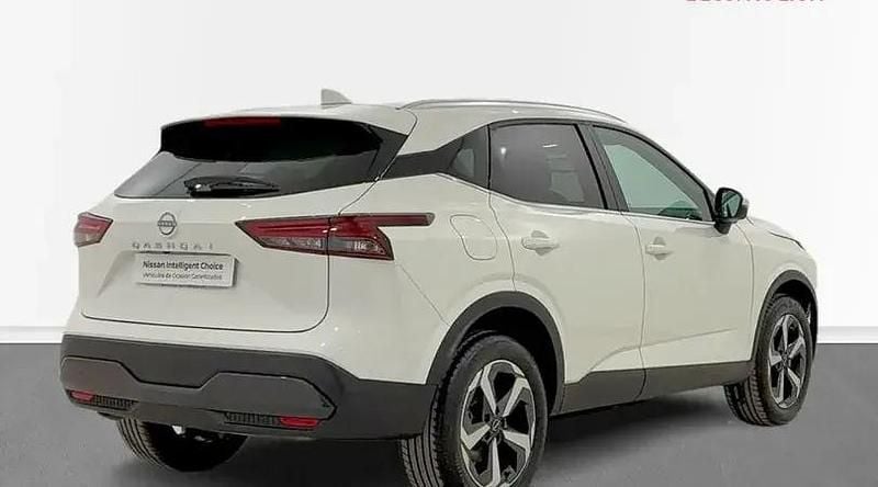 Usado Nissan Qashqai N-Connecta 140 CV (102 kW) 2023 Sapporo white SUV