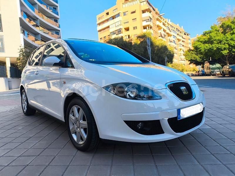 Usado Seat Altea Reference 105 CV (77 kW) 2009 Blanco Monovolumen