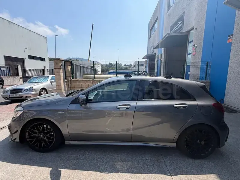 Usado Mercedes A250 218 CV (160 kW) 2016 Gris / plata Utilitario